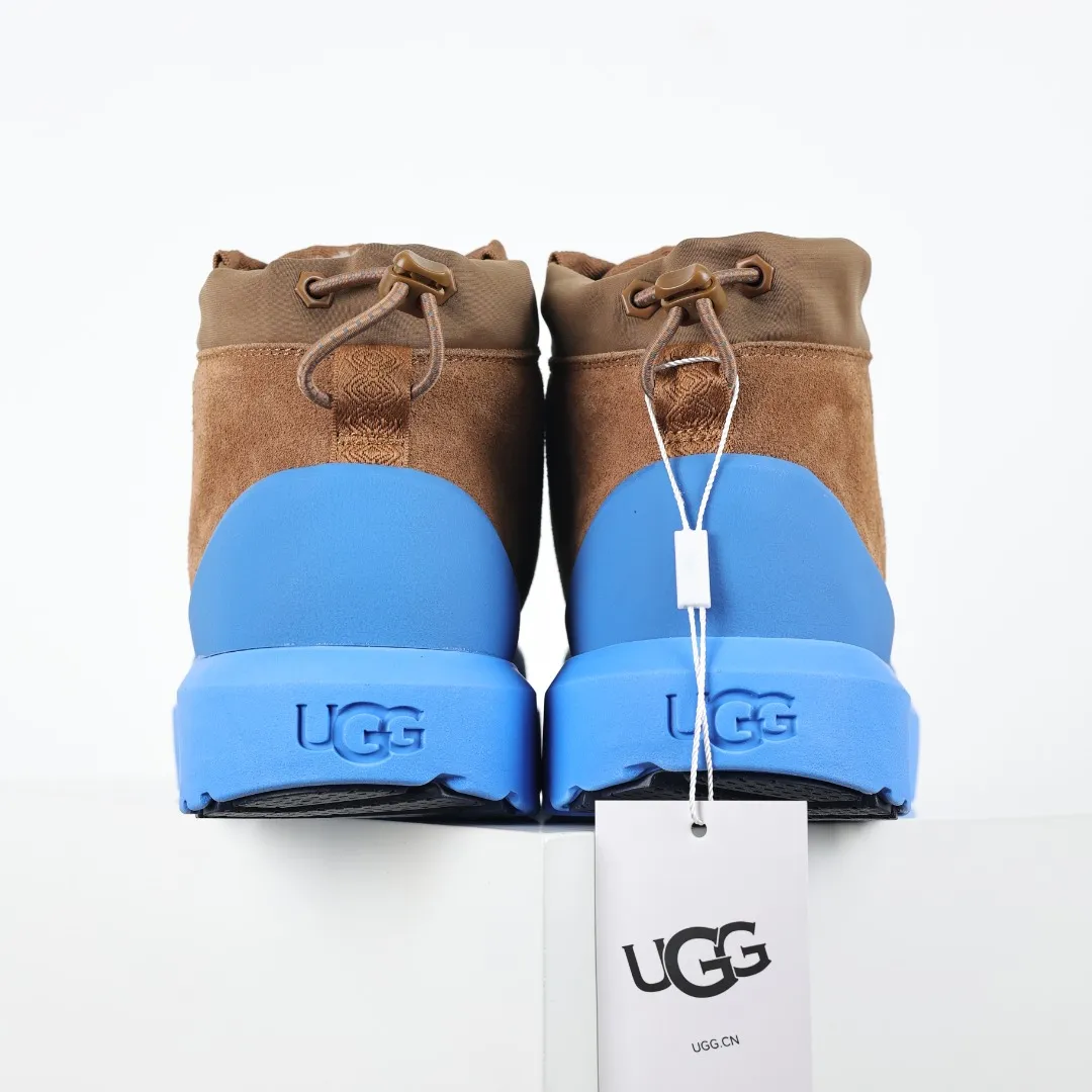 Pick up locally 💰660 Core recommendation Good price It is a very suitable choice for keeping warm in winter and at home. In the new year, uug launched a series of styles, which are partial to the preferences of young consumers and have also moved to the forefront of fashion trends. Shoe body material Water-repellent coated suede upper 17mm UGGPURE™ implantable wool insole Lightweight non-slip comfortable rubber outsole With brand LOGO trademark Comes with a full set of packaging Size: 35 36 37 38 39 40 41 42 43 44 45